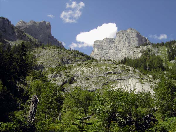 ... begleiten uns berühmte Wände, hier Beilstein und Stangenwand