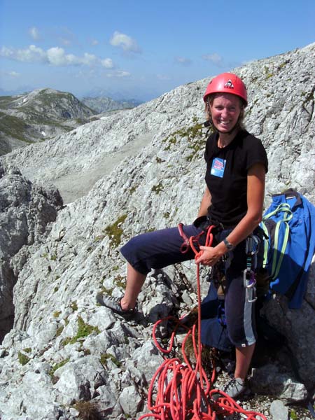 ... und freut sich über die gelungene Tour; dahinter der Hochwart