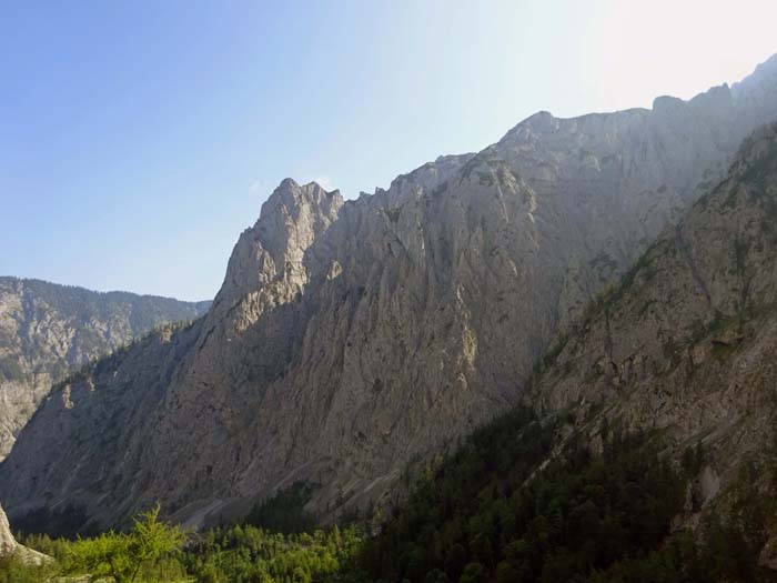 Minas Tirith und das Nebelgebirge - Adlermauer und Severinkogel-Nordwände - vom Einstieg zu den „Amigos“