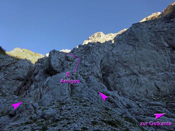 der Einstieg zu den „Amigos“ auf einem gugelhupfartigen Felsbuckel; keine 40 m weiter rechts ...