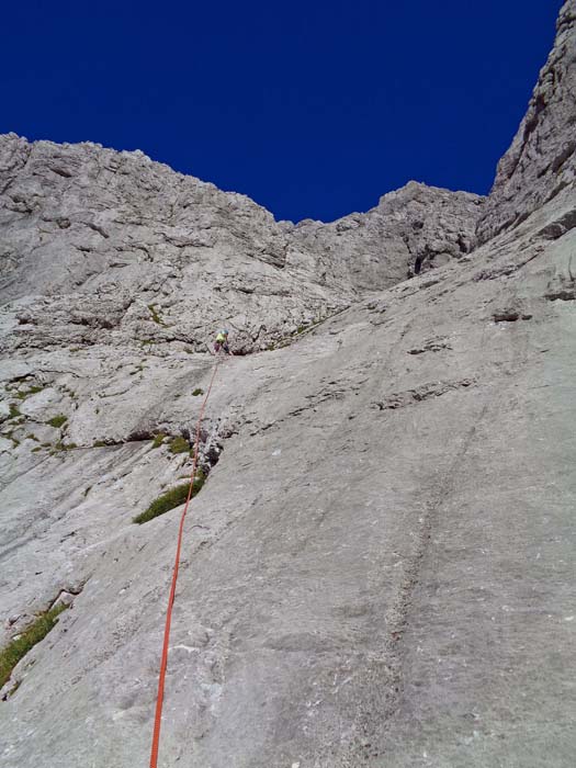 ... zum 4. Stand; auf knapp 30 m kann man lediglich mit einem Friend aufbessern