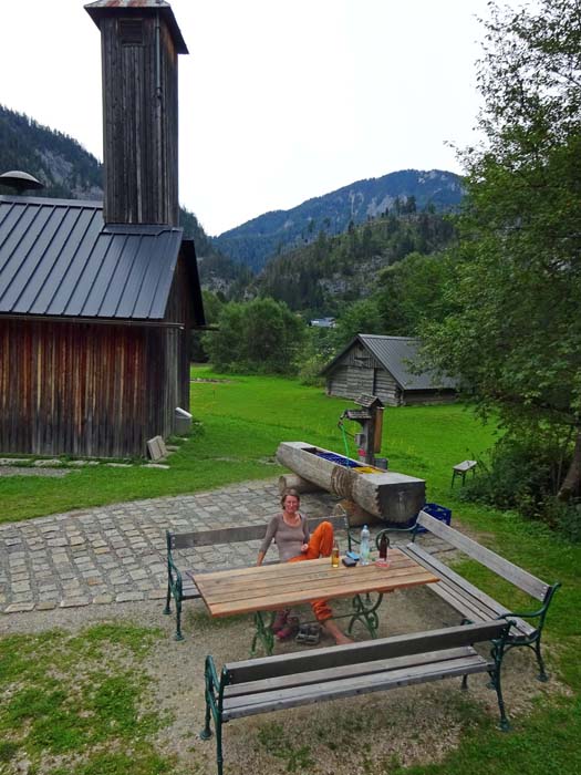 Erholung nach einem langen Tag: am legendären Bierbrunnen in Weichselboden