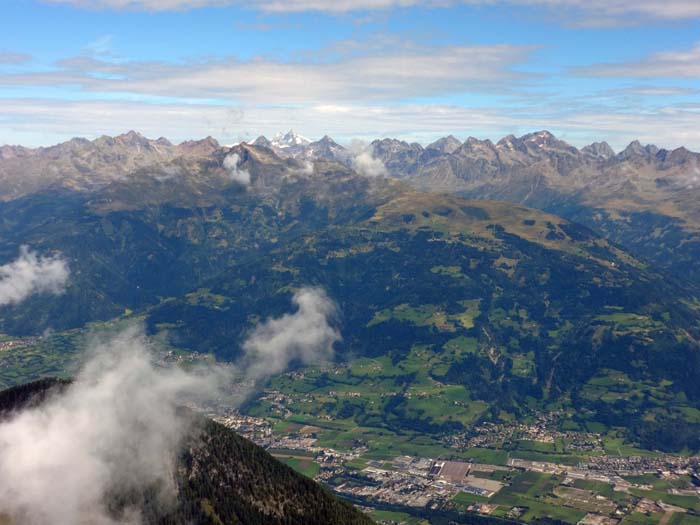 im Norden das breite Gipfelmeer der Schobergruppe