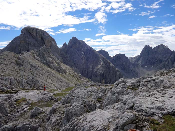 wir treten langsam den Heimweg an, nicht ohne vorher noch der Schöttnerspitze (kleines Hörndl vor dem Roten Turm über Ulli) einen Kurzbesuch abzustatten