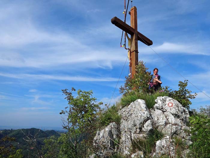 das Gipfelkreuz der Velike pečine