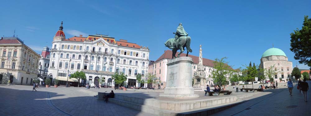 wer die Rückreise aus Slawonien über die Hintertür antreten möchte, sollte sich in der fein herausgeputzten Universitätsstadt Pécs die Füße vertreten, zumal ...