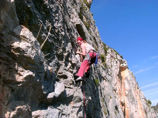 Streiflichter aus den Touren von links nach rechts: hier Ulli in Sagena 5b