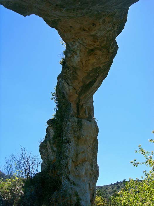 unter dem Bogen - eine Szene wie in den Arches in Utah