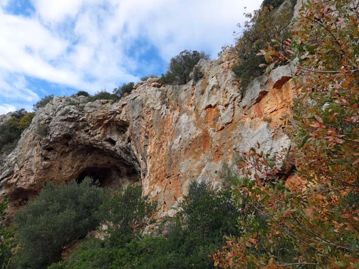 im Sektor Tomahawk am Nordrand der Schlucht klettert Ronja die Route Teton 6a (s. Video)