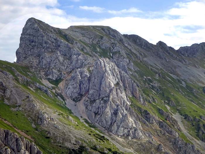 die reizende Türmelandschaft am Hochturm birgt etliche hochkarätige Kletterrouten zwischen IV und VIII mit maximal 7 Seillängen