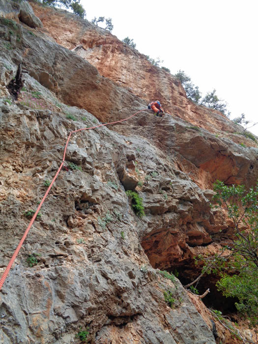 deshalb erfreut sich Ulli in der Schlucht am Kleinen Geschenk 5b ...