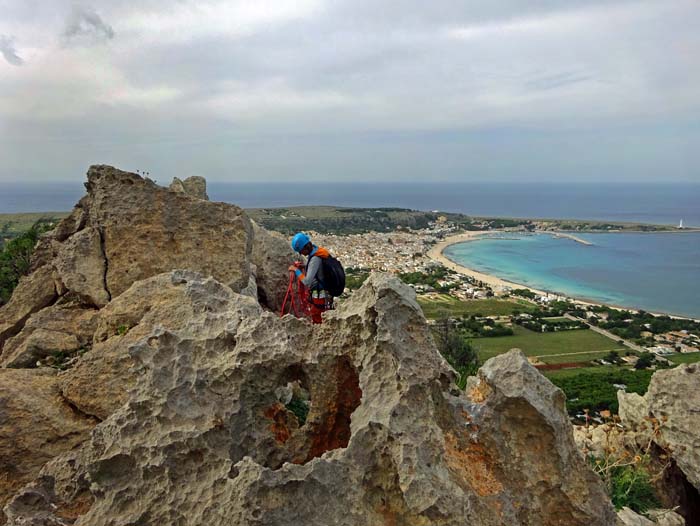 Gipfelblick auf San Vito ...