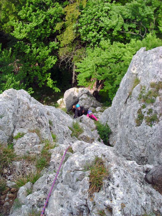 Ronja mit Papa im oberen Teil der ersten Seillänge