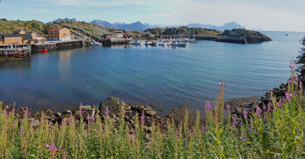 auf der Fahrt von der SW-Spitze des Archipels passieren wir Stamsund, das bedeutendste Fischerdorf der Westlofoten