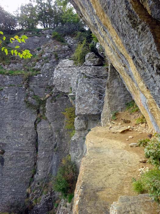 die folgende 15-Meter-Traverse ist gleichzeitig der Sicherungsplatz für den kleinen Sektor Cocoa mit seinen heftig überhängenden 7c- und 8b-Routen