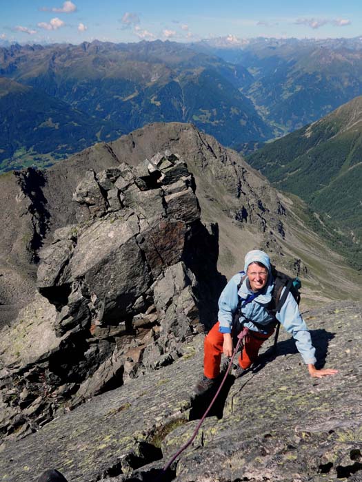 ... den Ulli soeben genussreich überwindet; Blick „durchs“ Defereggental bis zum Hochgall