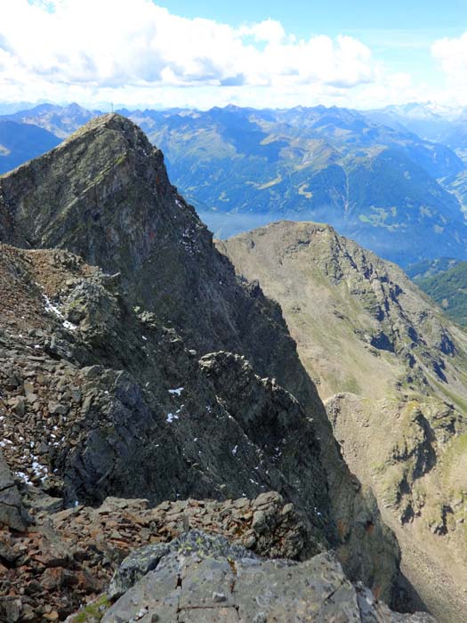 ... auf dem Hohen Prijakt; Rückblick auf den Westgrat, der aus diesem Blickwinkel endlich die Bezeichnung „Kante“ verdient