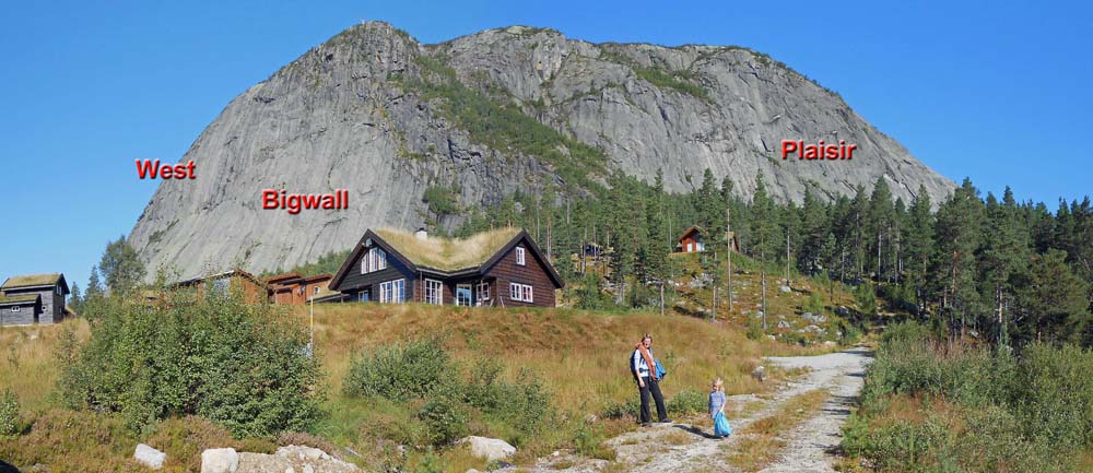 die Südwand des Løefjell, ca. 15 km von Valle; in der 1,5 km breiten Felsflucht ca. 200 Kletterwege auf perfektem Fels mit vielen Quarzadern