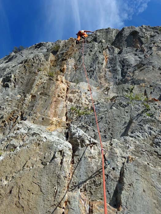 Erich in Muro nero 5c; an diesem klettergeschichtlich bedeutenden Ort sind viele Touren natürlich schon deutlich abgespeckt, uns hat es trotzdem gefallen