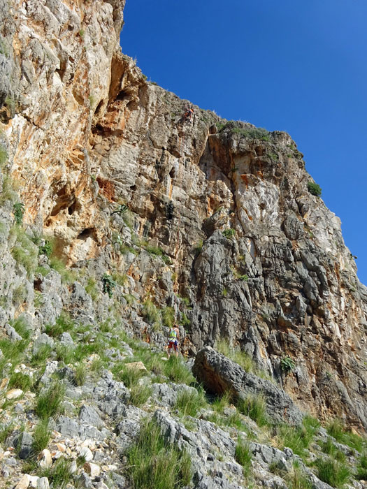 Ronja in Zeus 6a+, Sinistra del Garden, und gleich links daneben ...