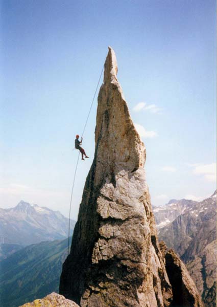 BERGFÜHRER FIAMMA: KLETTERN AN DER FIAMMA, ALBIGNA - Pure Alpine -  Bergführer Grindelwald