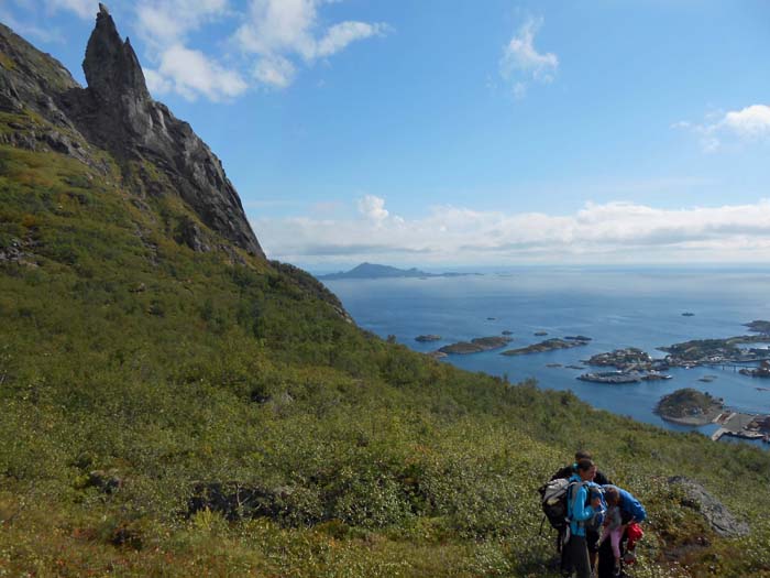 nach gut 250 Hm verlässt man den markierten Wanderweg zur Fløya ...