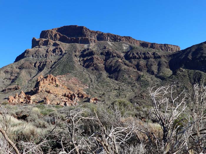 die Felsenstadt der Cañada del Capricho am Fuß des burgartigen Guajara von Nordwesten