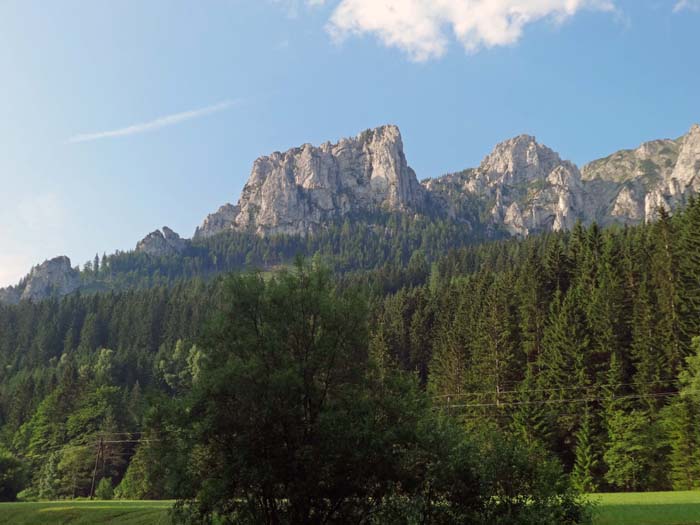 Thürnerwand und Burg (rechts) aus der Dobrein