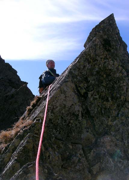 Erich baut Stand am Turmgipfel