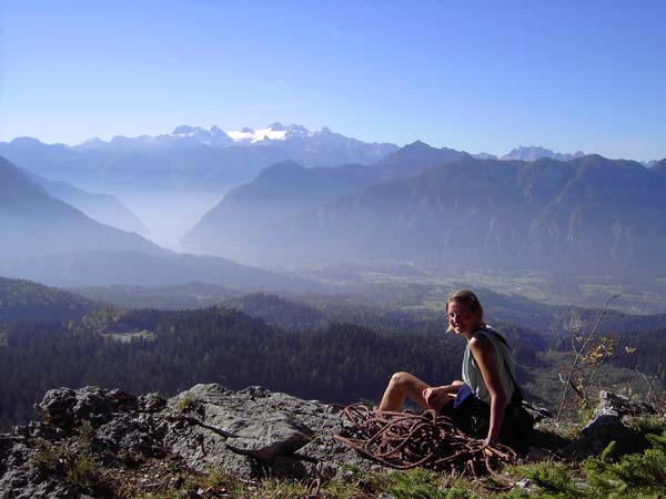 Blick vom Ausstieg auf Dachstein und Gosaukamm