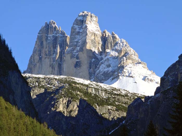 bei der Anfahrt von Toblach passieren wir das Rienztal mit dem Prachtblick auf die 3 Zinnen