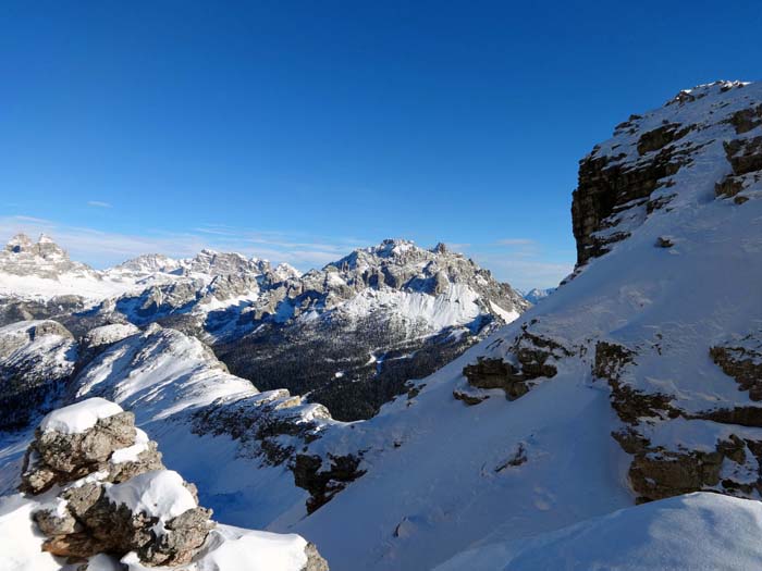 Blick vom Schigipfel gegen ONO, in Bildmitte die Cadingruppe