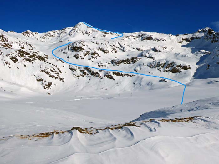 heute ist die Schneesituation eine ganz andere: die lange Rampe mit den folgenden (stark verkürzt erscheinenden) Mulden hinauf zur Alkuser Rotspitze