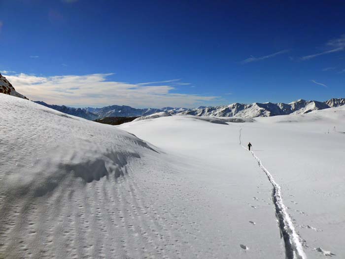 Rückblick übers tief verschneite Niedermoor