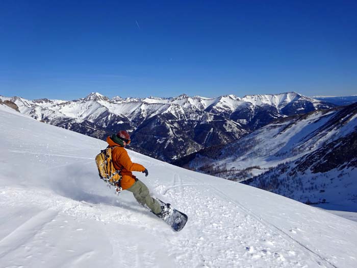 ... und sehr elegant vor den Schladminger Tauern unterwegs