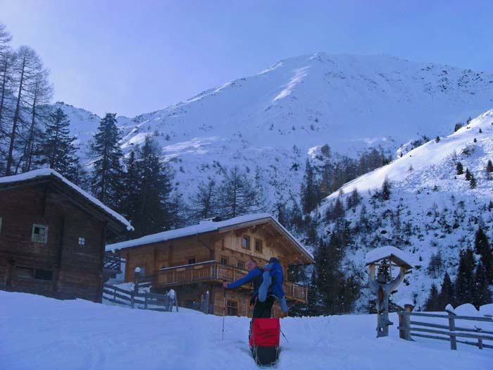 die Marcher Alm gegen SW; über Ronjas Tourenschlitten unser Berger Kogel