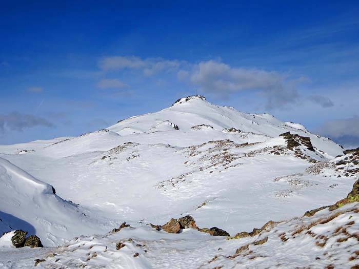 am Rastl, dem gut 2400 m hohen Vorgipfel, gibt es fürs Weibele kein Entkommen mehr, ...