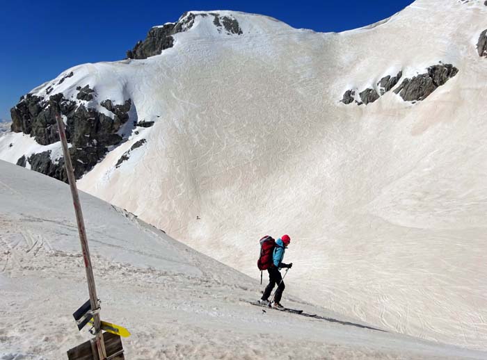 ... beginnt die Einfahrt ins Edelgrieß; am gegenüberliegenden Hang pistenartige Verhältnisse, da dieser in kurzer Zeit von der Bergstation durch den Rosmariestollen erreichbar ist