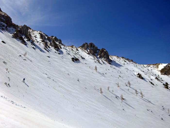 ... unterhalb von Eiskarlschneid und Windlegerspitz ins Eiskarl hinüberqueren