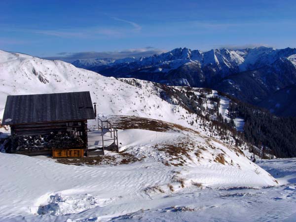 Tiefblick auf die Obertilliacher Piste und das Gailtal