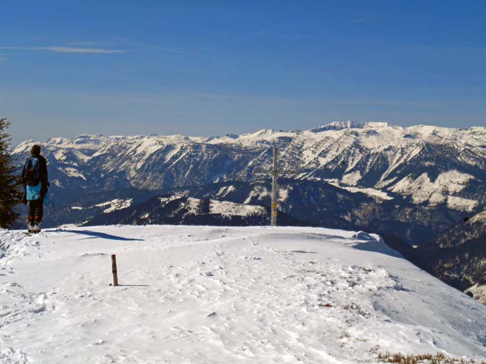 ... am höchsten Punkt der Überschreitung; im NW das Tote Gebirge