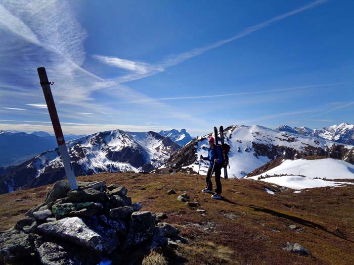 Blick vom Speikkogel auf Lahnerleitenspitze und Leobner; am Eingang zum Sautrog rechts unterm Leobnergipfel werden wir Biwak beziehen