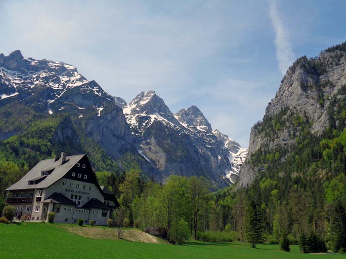 letzter Blick vom Parkplatz in die Höll