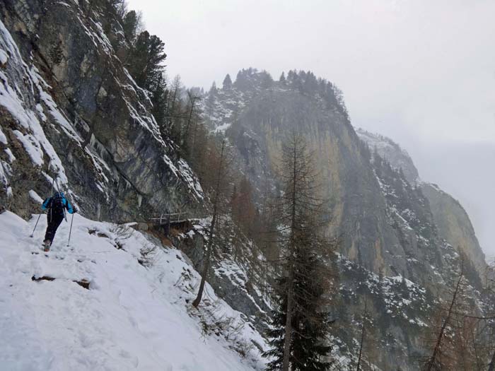 an der zweiten Holzbrücke ...