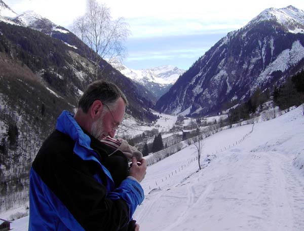 Ronja auf den letzten Abfahrtsmetern; Blick ins Stubachtal Richtung Enzingerboden