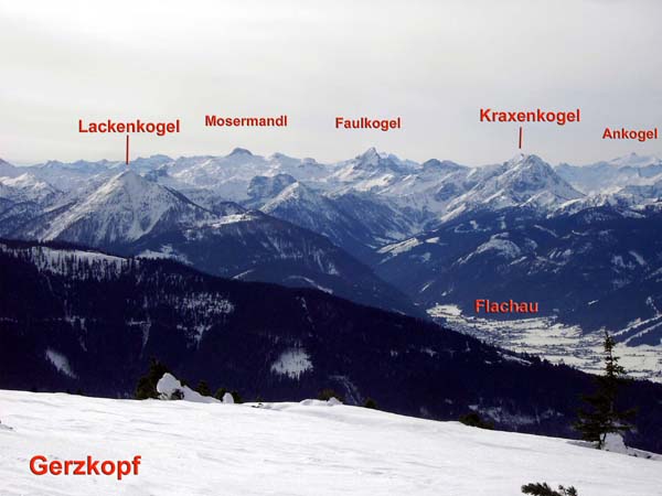 im S die Radstädter Tauern bis zum Ankogel, hinter dem Faulkogel verbirgt sich die Hochalmspitze