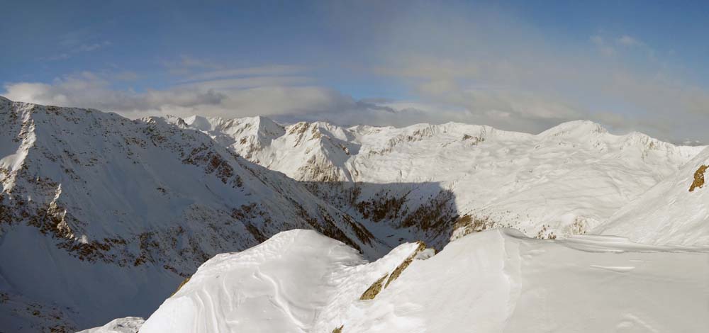 Gipfel gegen N (Villgratner Hauptkamm), unsere Abfahrt bereits im Schatten