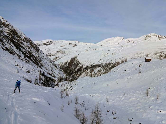 Schneemangel zu Weihnachten 2014; links Hochwand, dann Kleinitzer Törl, Hochalmspitze und Marcheggenspitze des Villgratner Hauptkammes