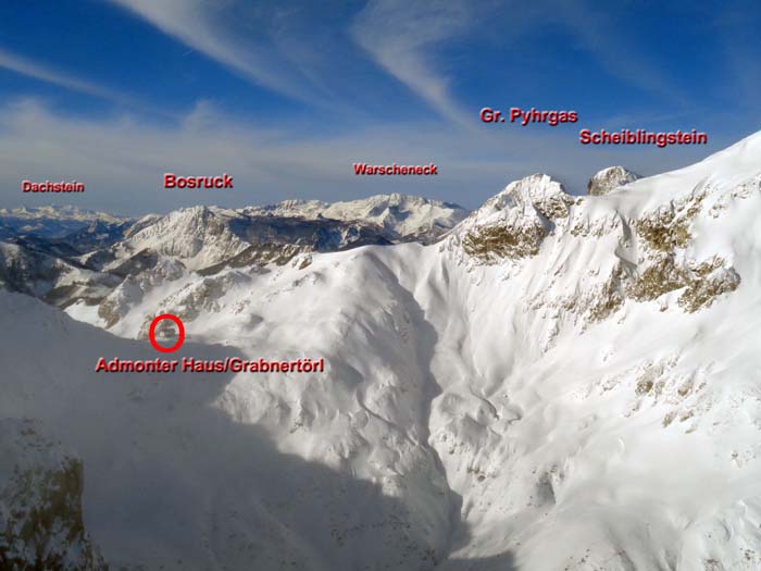 im Westen Dachstein und Totes Gebirge, der Großteil der Haller Mauern ist verdeckt ...