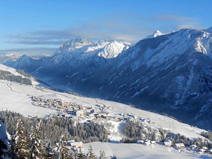 verstecktes Zuckerl am Waldberg Spielbichl: der Blick auf Anras und die Lienzer Dolomiten